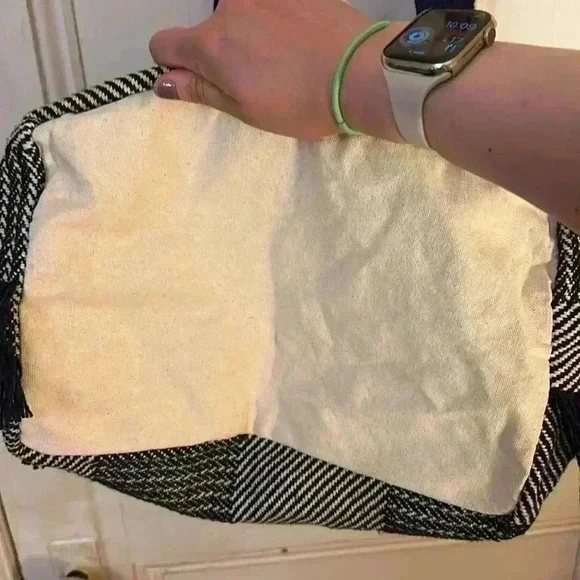 Fringe Tote - Picture 4 of 4